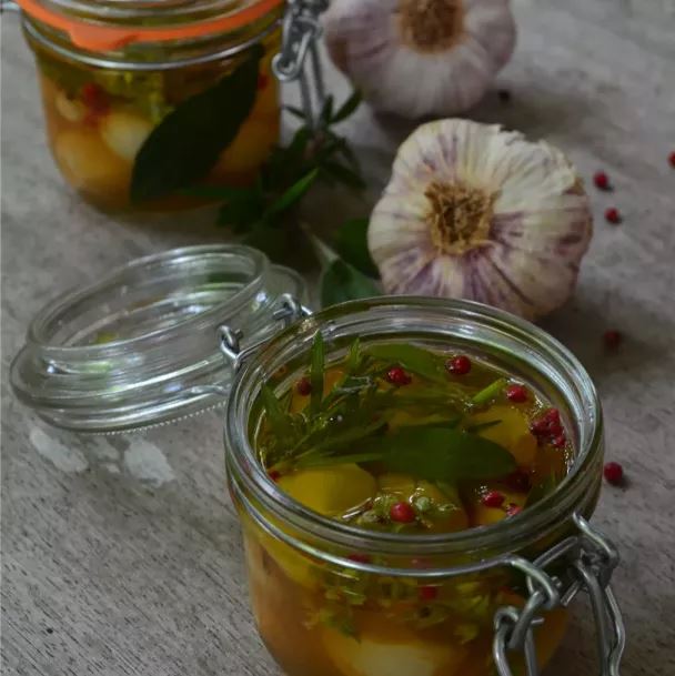 Ail, alcool et vinaigre de cidre