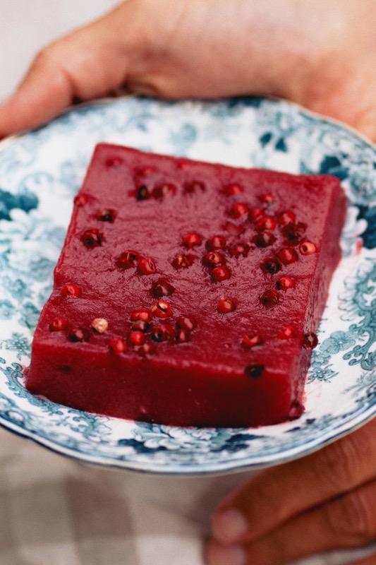 Pâte à la rhubarbe au poivre rose