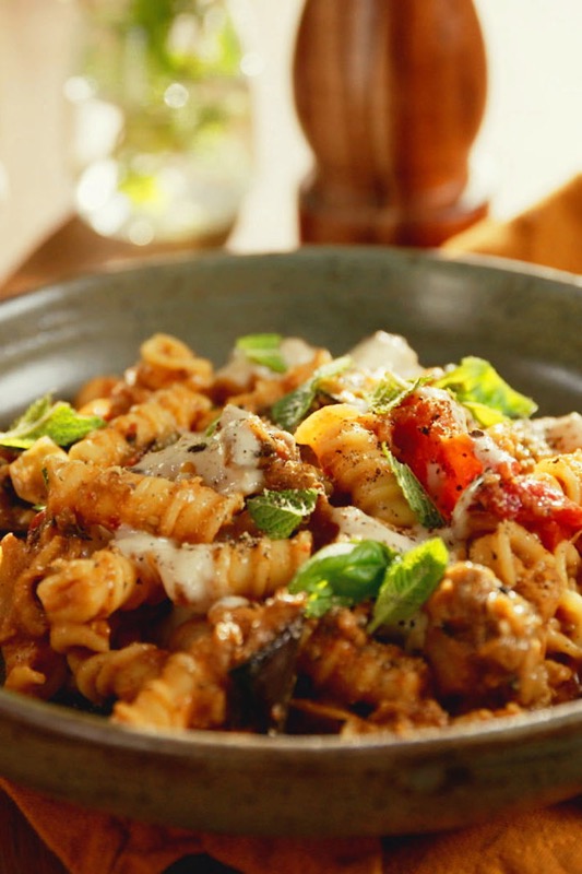 Pâtes crémeuses à l’aubergine brûlée