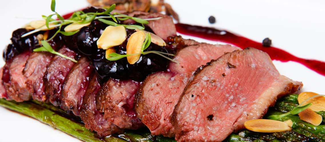 Sauce à la camerise pour gigot d’agneau ou autre viande grillée au four