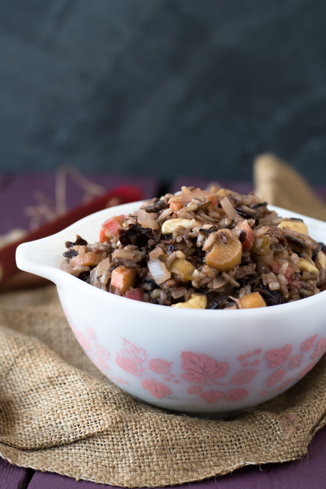 Pilaf de riz sauvage à la rhubarbe