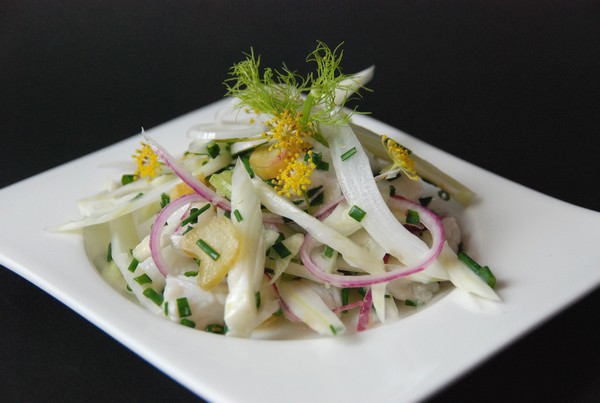 Ceviche aux pickles de rhubarbe