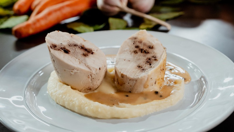 Poitrines de poulet farcies aux baies de sureau