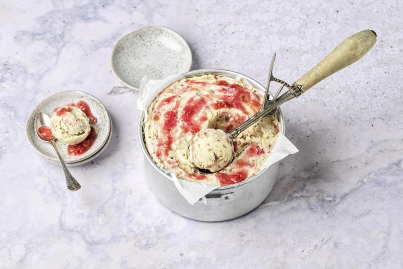 Glace au sarrasin et à la rhubarbe