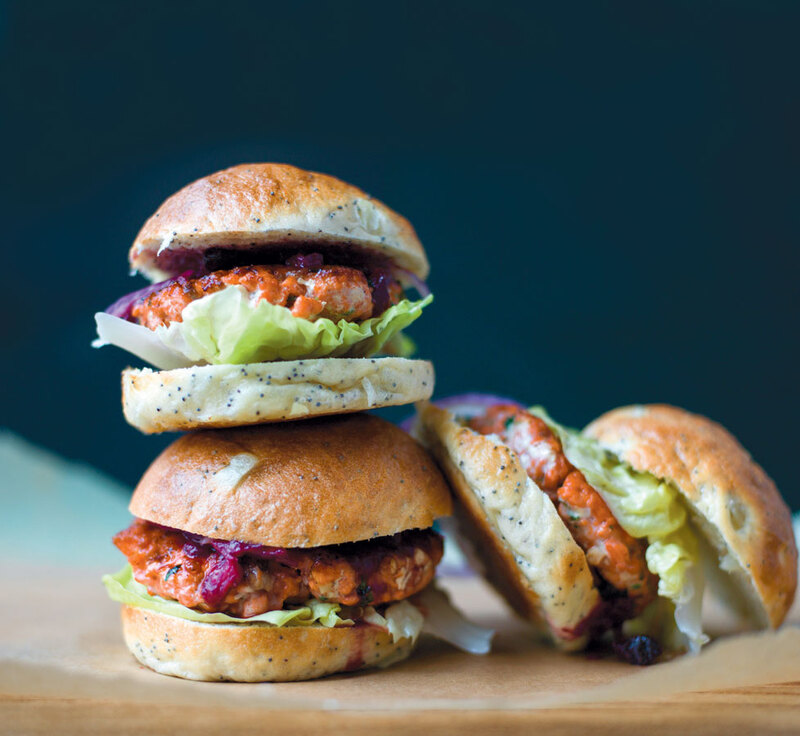Burgers de saumon et chutney à la rhubarbe