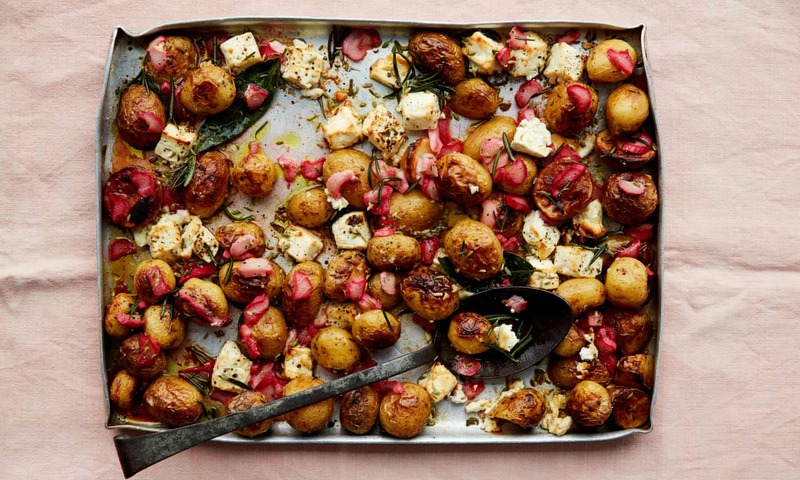 Gratin de rhubarbe et de pommes de terre