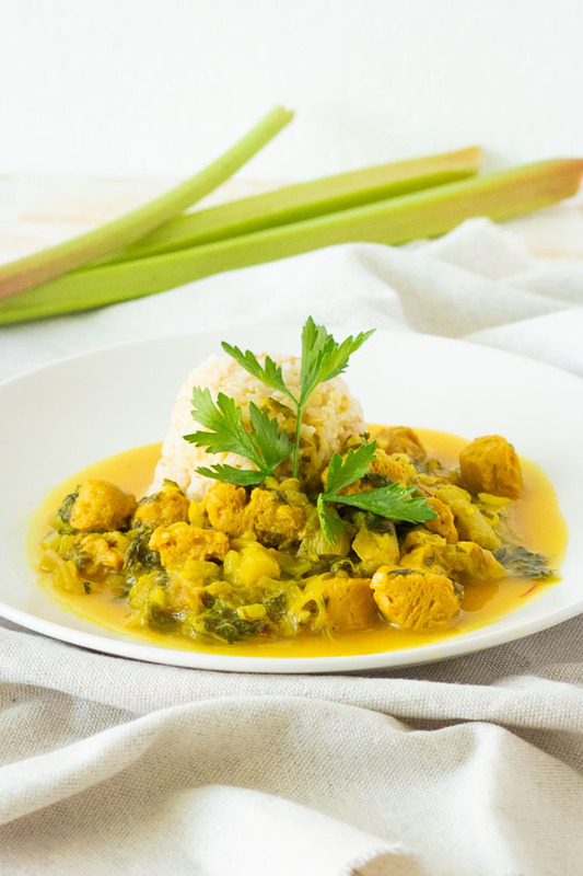 Khoresh rivas végétalien (ragoût de rhubarbe persan)