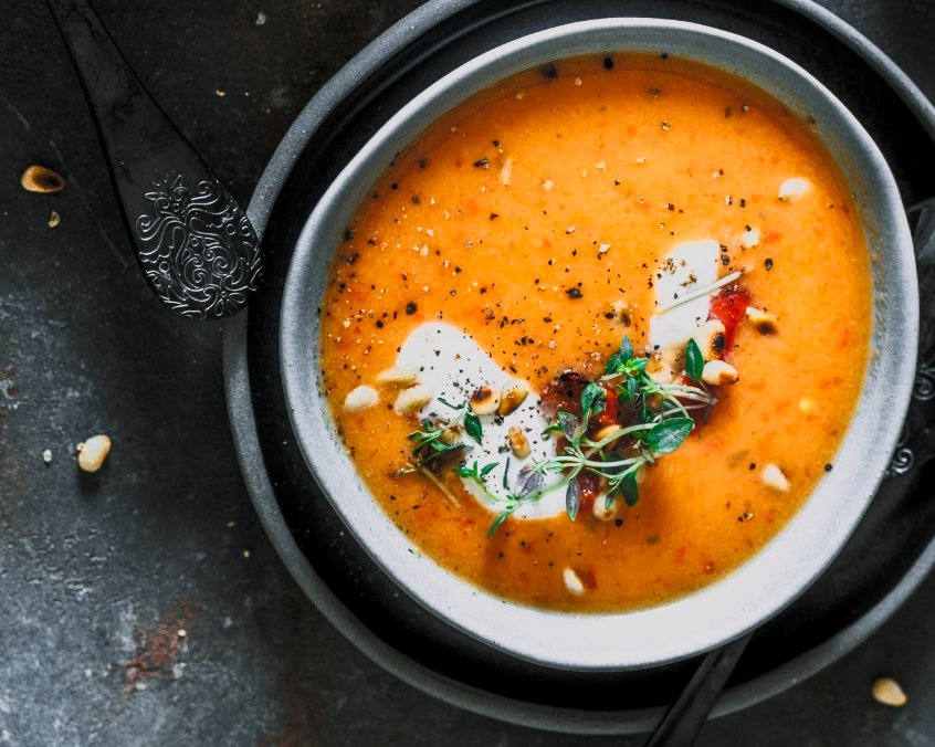 Recette de soupe au paprika et à la rhubarbe