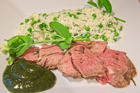 Gigot d’agneau à la confiture de rhubarbe et menthe