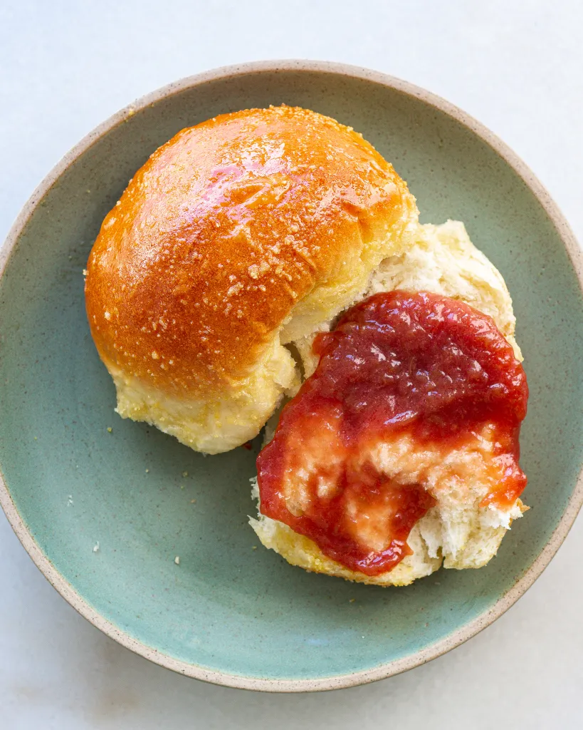 Petits pains au beurre et à la semoule de maïs
