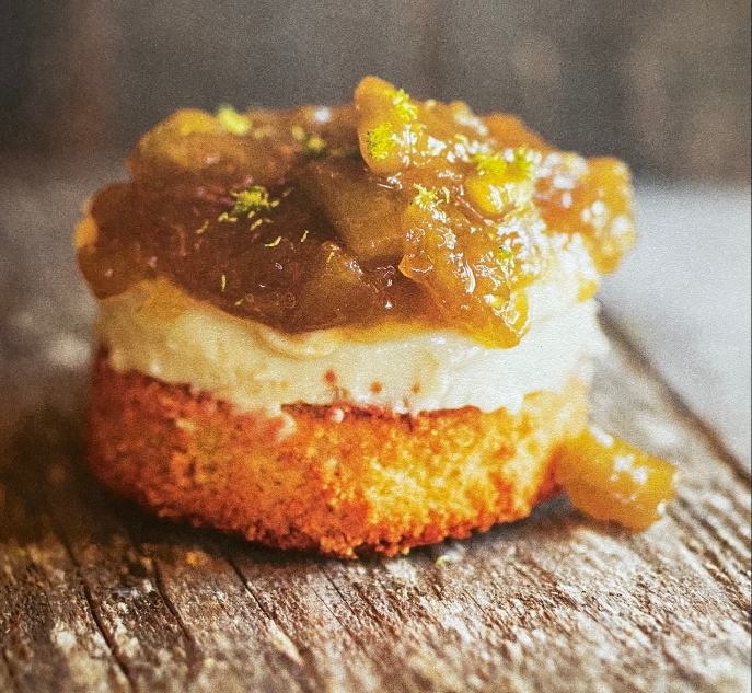 Sablé au amandes et son pudding rhubarbe-matricaire