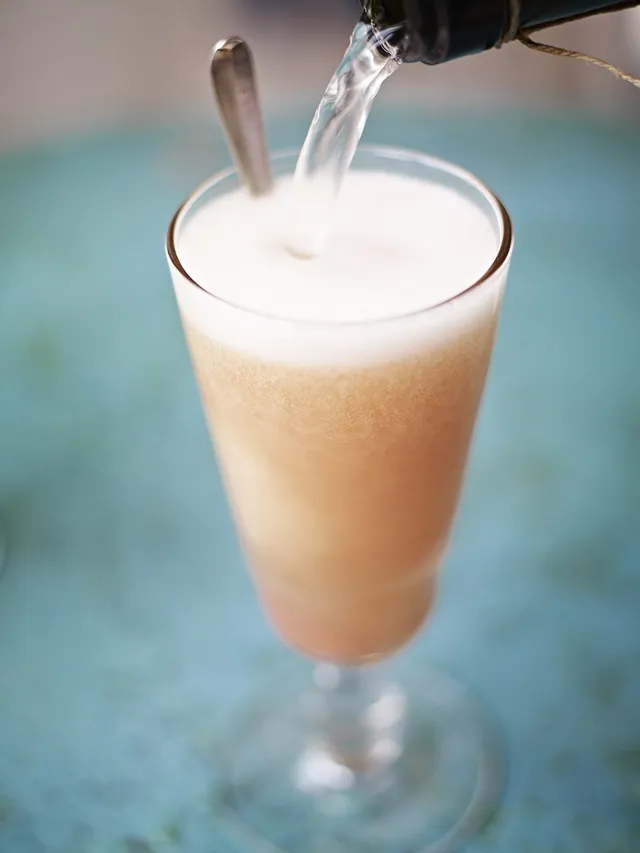 Bellini à la rhubarbe