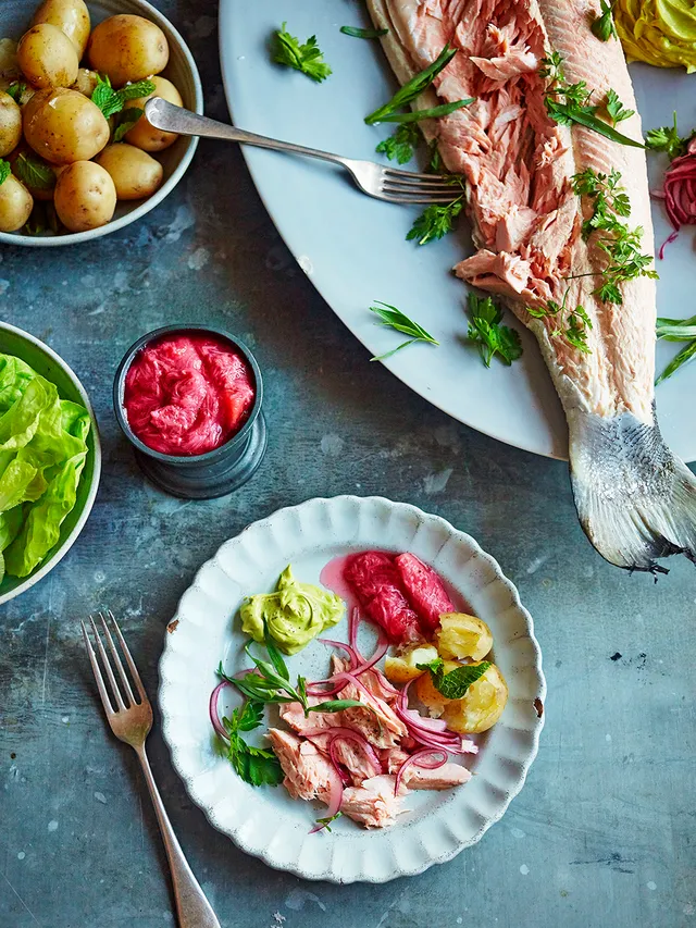 Saumon à la sauce rhubarbe et mayonnaise à l'estragon