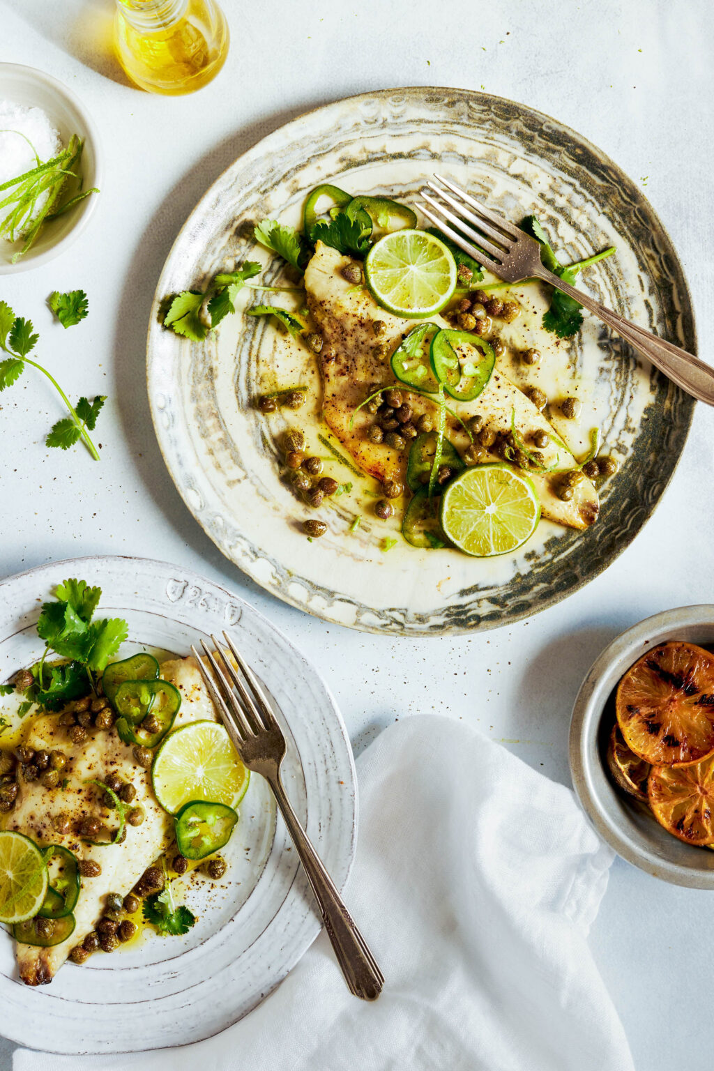 poisson grillé, sauce lime, câpres et miel