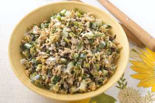 Salade de riz au concombre et à l'aneth