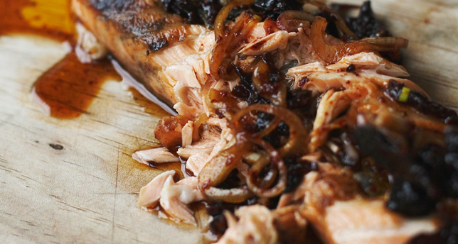 Bedaines de saumon sur bâton - Recette amérindienne