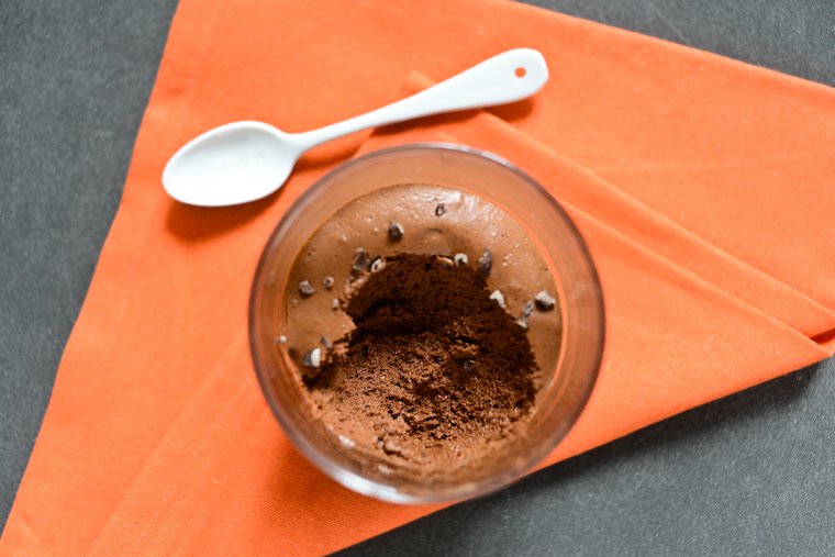 Mousse au chocolat étonnante à l’aquafaba