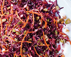 Salade de chou au gingembre mariné et aux graines