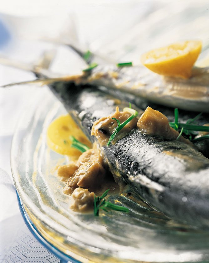 Maquereaux poêlés, sauce rhubarbe