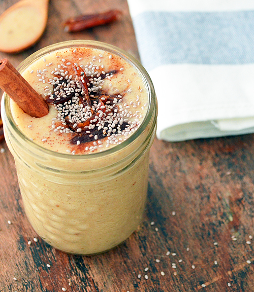 Smoothie aux Dattes, Bananes et Graines de Chia