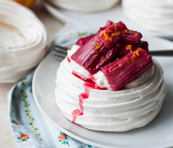 Pavlova à la rhubarbe