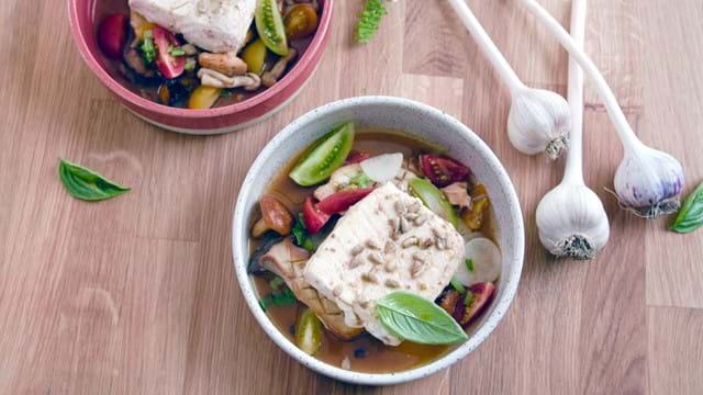 Flétan rôti dans un bouillon de miso québécois