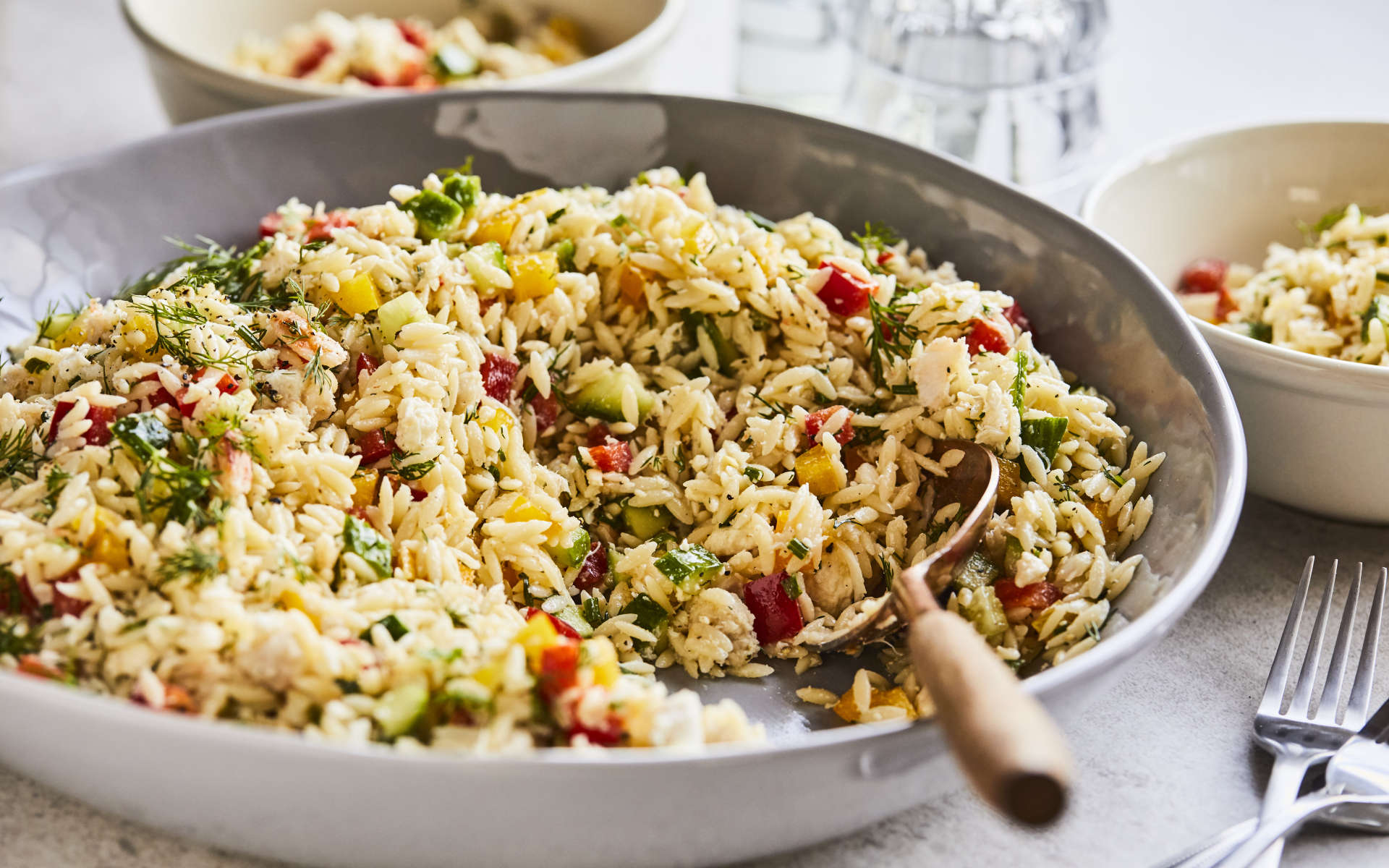 Salade citronnée à l’orzo et au crabe