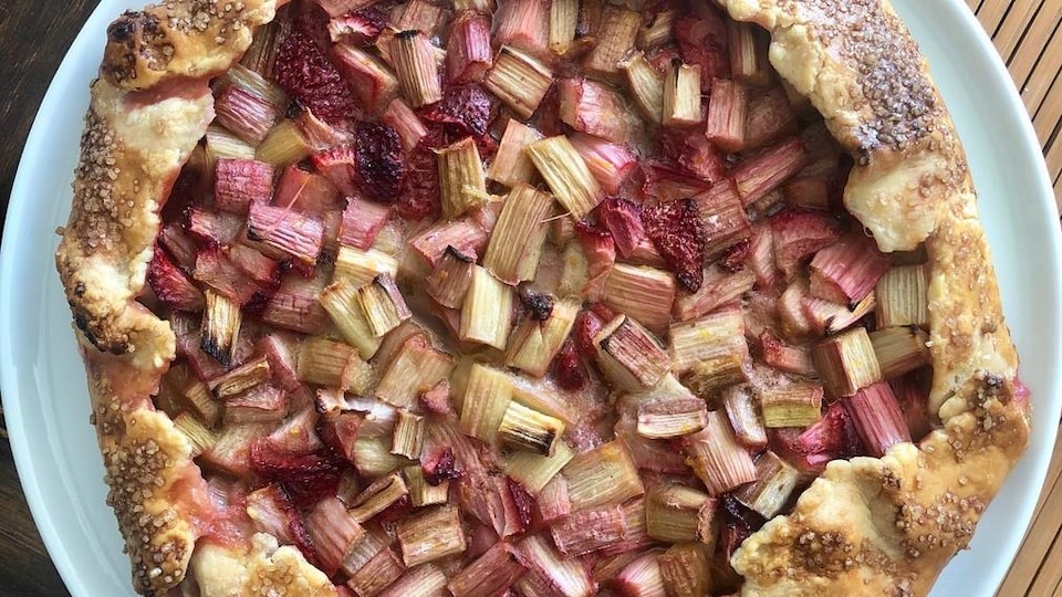 Galette fraises et rhubarbe - Lesley Chesterman