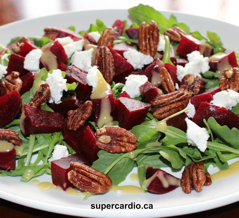 Salade de betteraves, pommes vertes et pacanes grillées