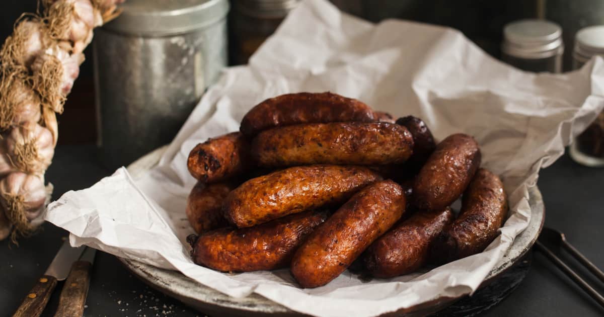 Saucisses végétales aux échalotes et au vin blanc